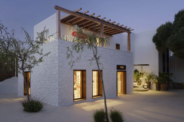 microcement-mykonos_cemher-05 Cemher® is a manufacturer of microcement, leaders in innovation launching microcements with unique properties to the market.
