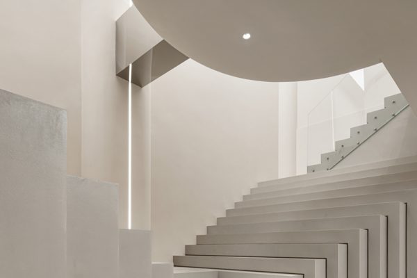 microcement-yinno_cemher-07 Cemher® is a manufacturer of microcement, leaders in innovation launching microcements with unique properties to the market.