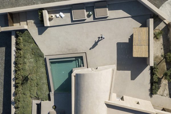 microcement-pyrgos_cemher-07 Cemher® is a manufacturer of microcement, leaders in innovation launching microcements with unique properties to the market.