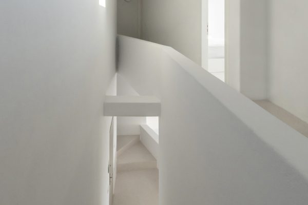 microcement-pyrgos_cemher-24 Cemher® is a manufacturer of microcement, leaders in innovation launching microcements with unique properties to the market.